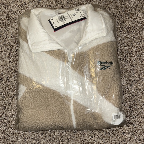 NWT REEBOK sherpa jacket - Picture 5 of 5